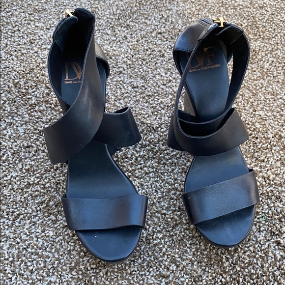 Diane von Furstenberg black wedges - Picture 3 of 4